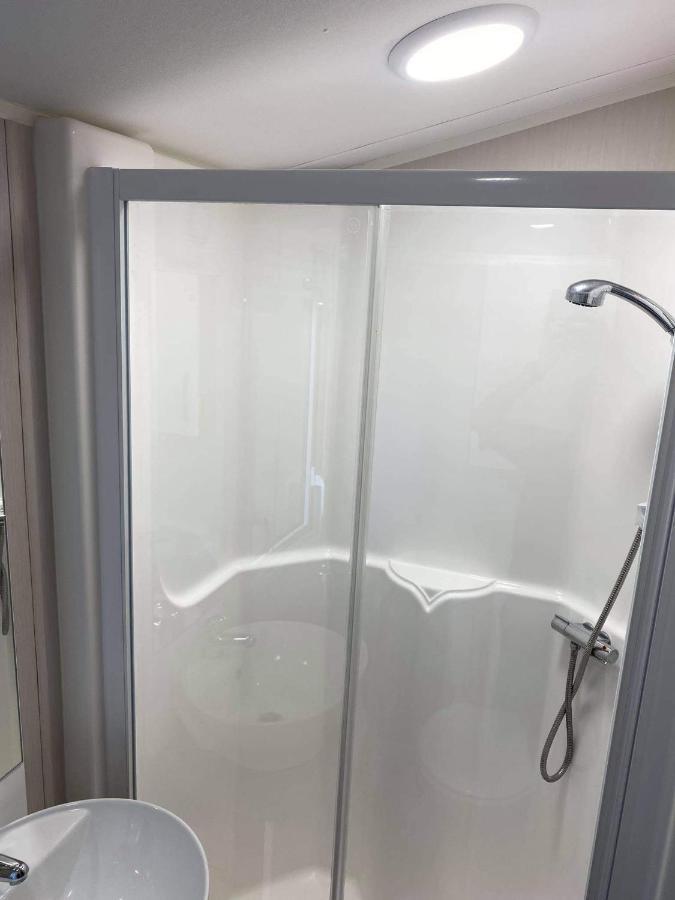 Kellys Homes 24 Willerby 2 Bedrooms Caravan *