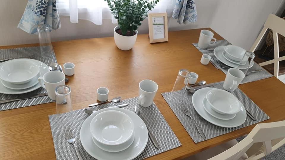 Kellys Homes 24 Willerby 2 Bedrooms Caravan * Weeley